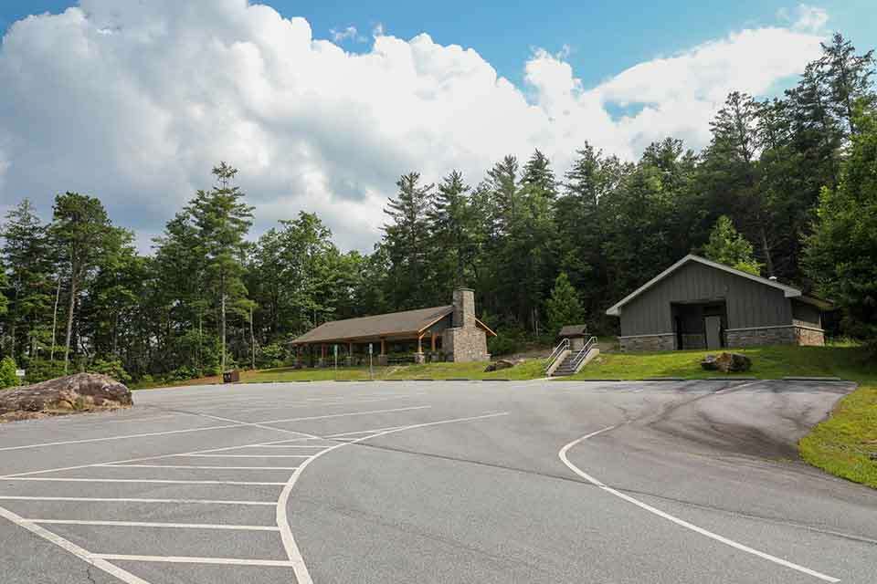 Upper Bearwallow Falls Parking Lot