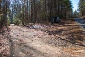 Bee Cove Falls Parking Area