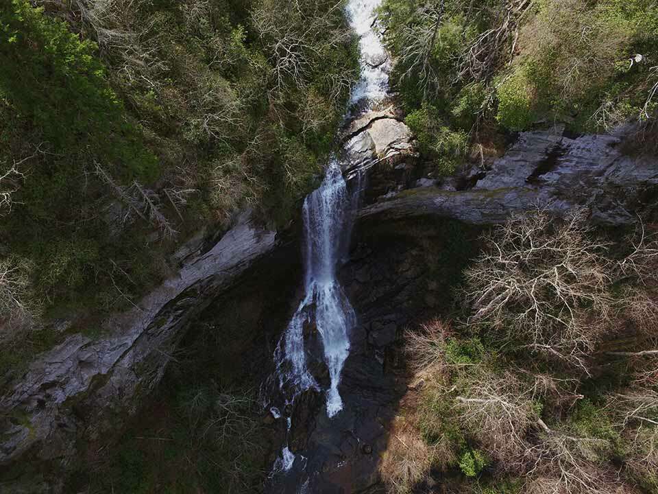 Raven Cliff Falls