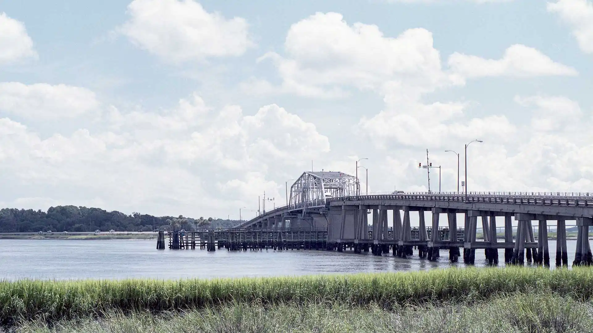 Richard V. Woods Memorial Bridge